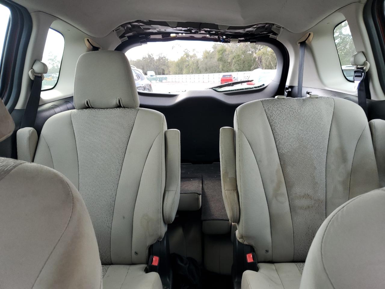 2012 Mazda 5 - Image 10