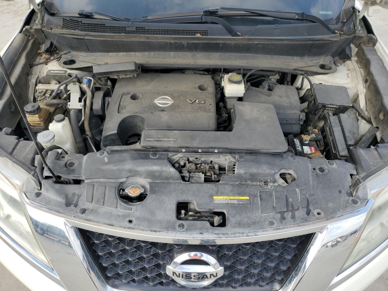 2014 Nissan Pathfinder - Image 12
