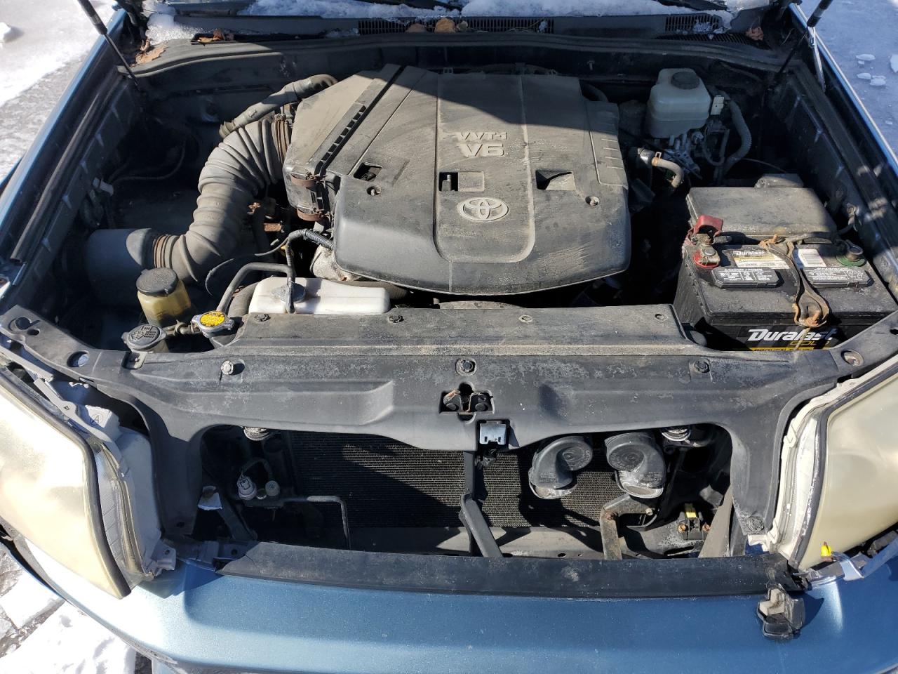 2005 Toyota 4Runner - Image 13