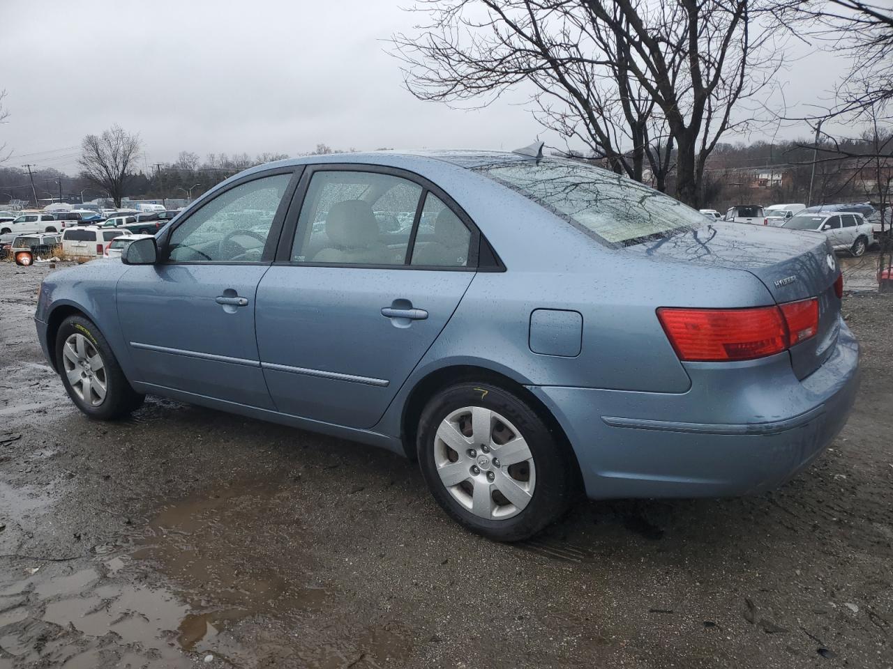 2009 Hyundai Sonata - Image 2