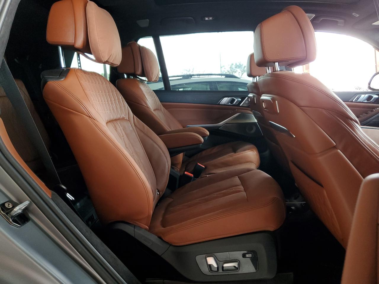 2024 BMW X7 - Image 11