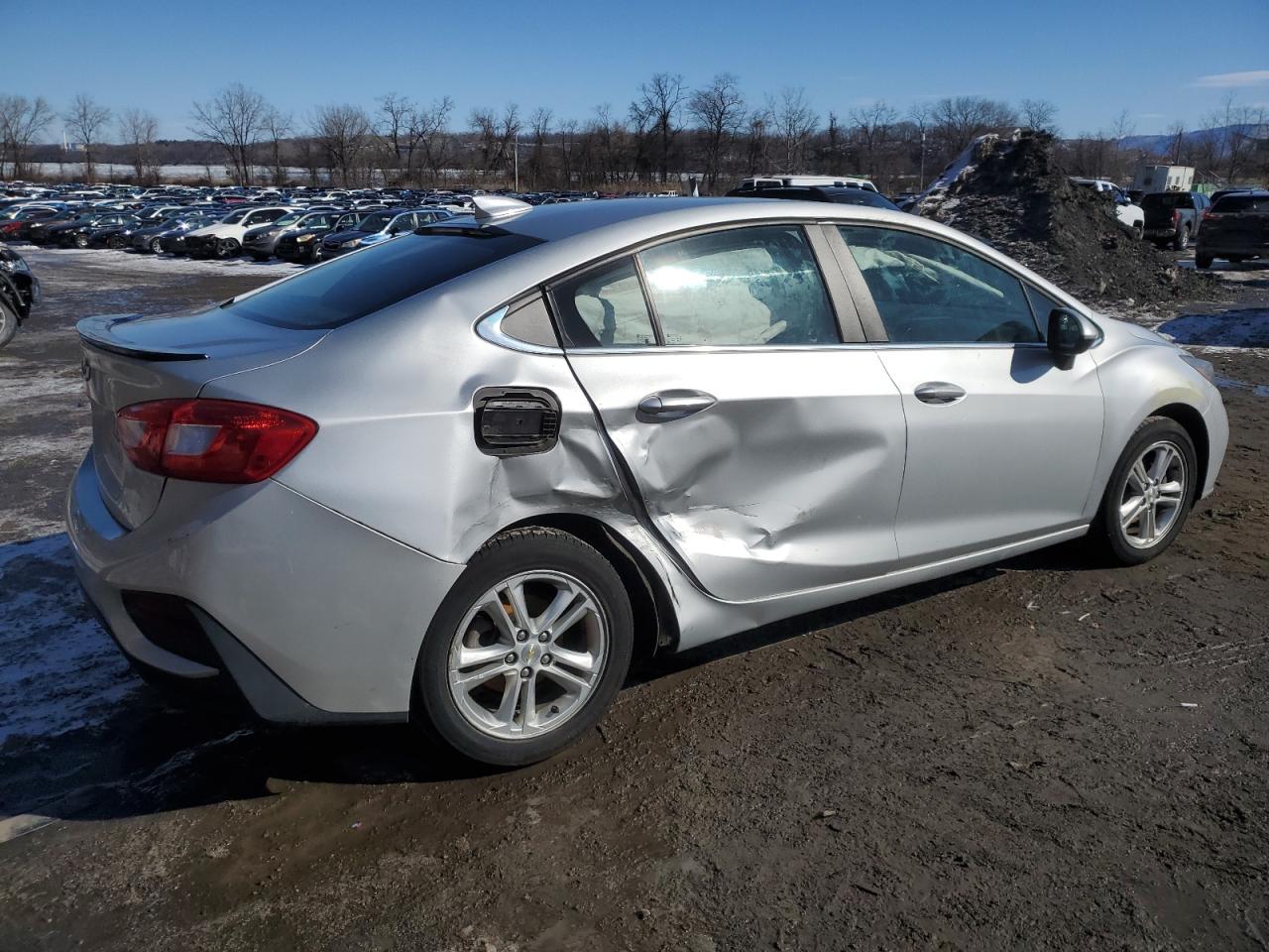 2017 Chevrolet Cruze - Image 3