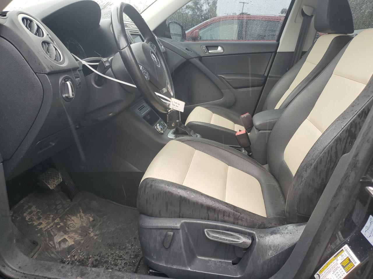 2017 Volkswagen Tiguan - Image 7