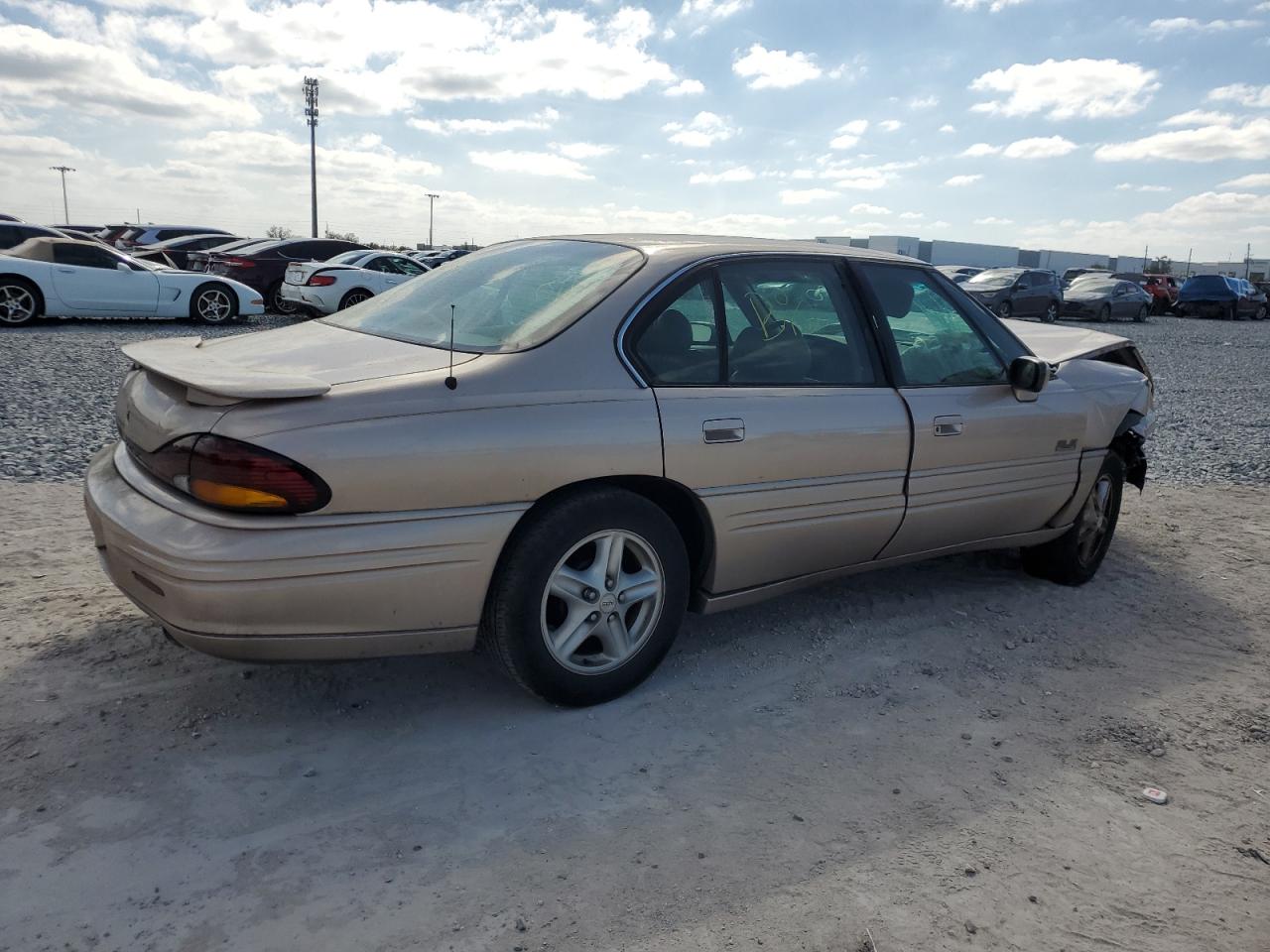 1999 Pontiac Bonneville - Image 3