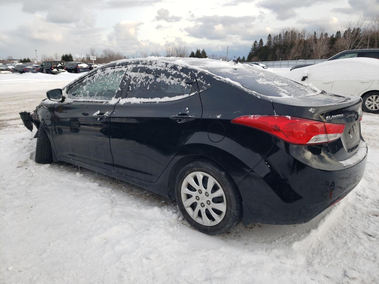 2013 Hyundai Elantra - Image 2