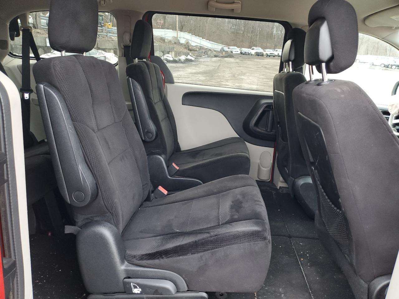 2013 Dodge Caravan - Image 11