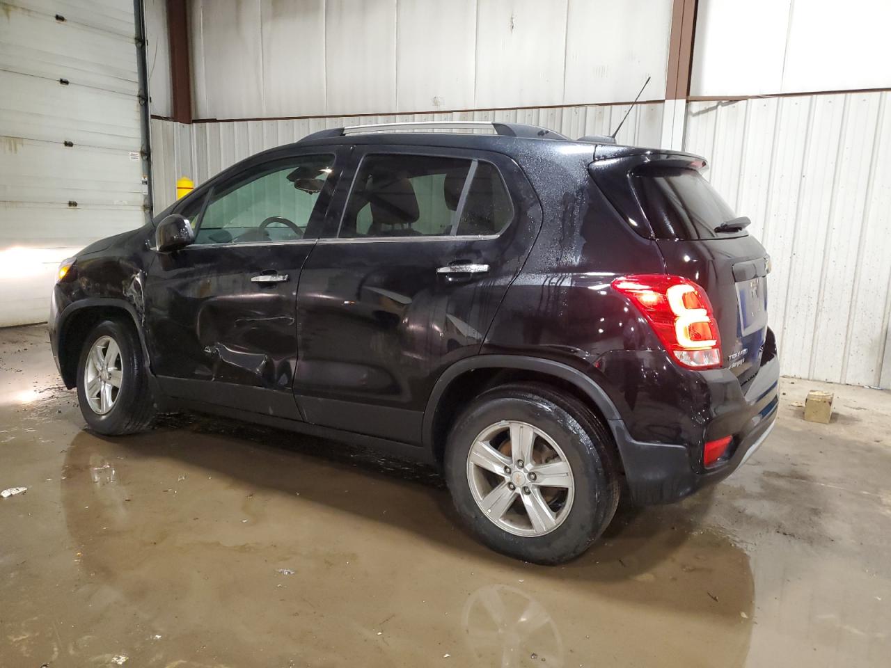 2019 Chevrolet Trax - Image 2