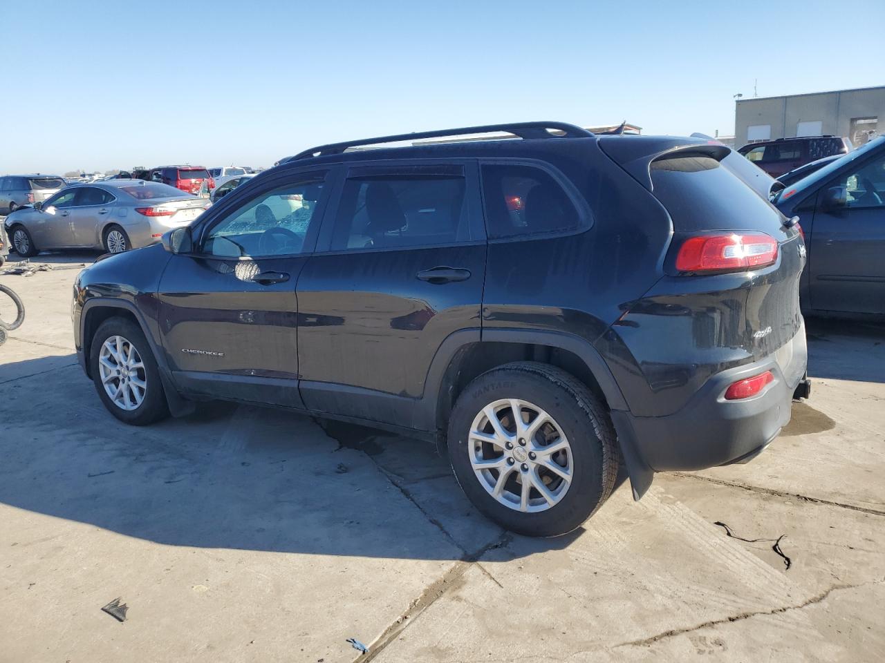 2016 Jeep Grand Cherokee - Image 2