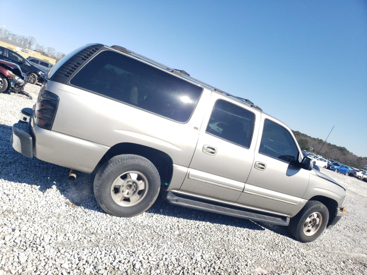 2001 Chevrolet Suburban - Image 3