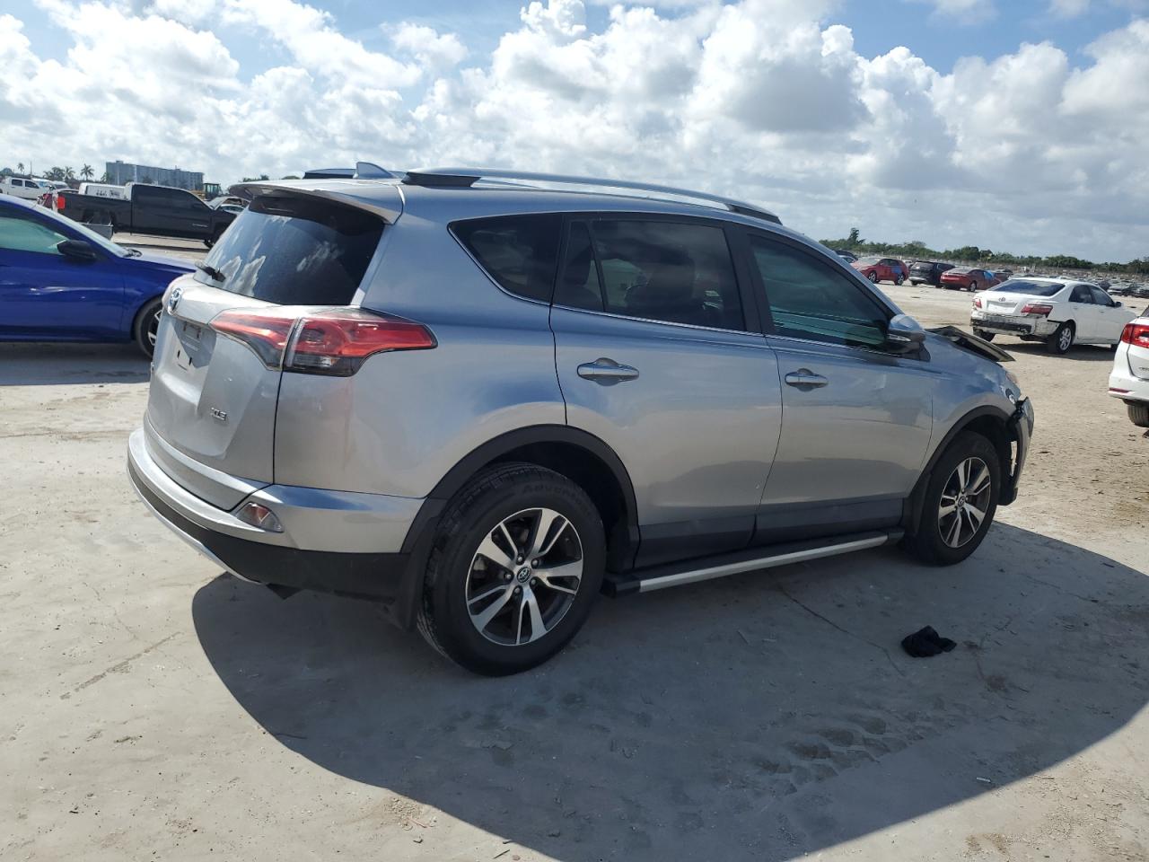 2016 Toyota RAV 4 - Image 3