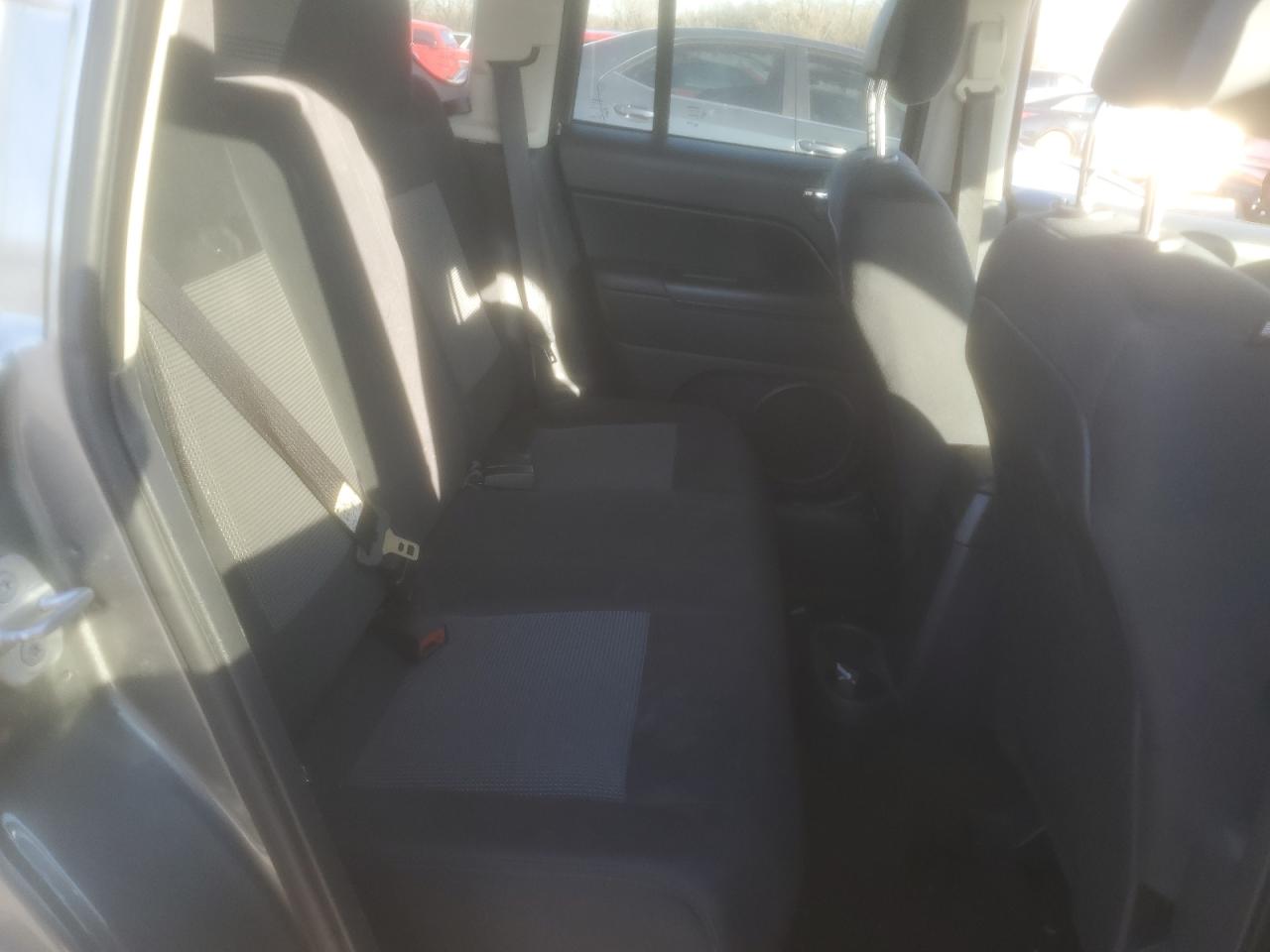 2014 Jeep Compass - Image 11