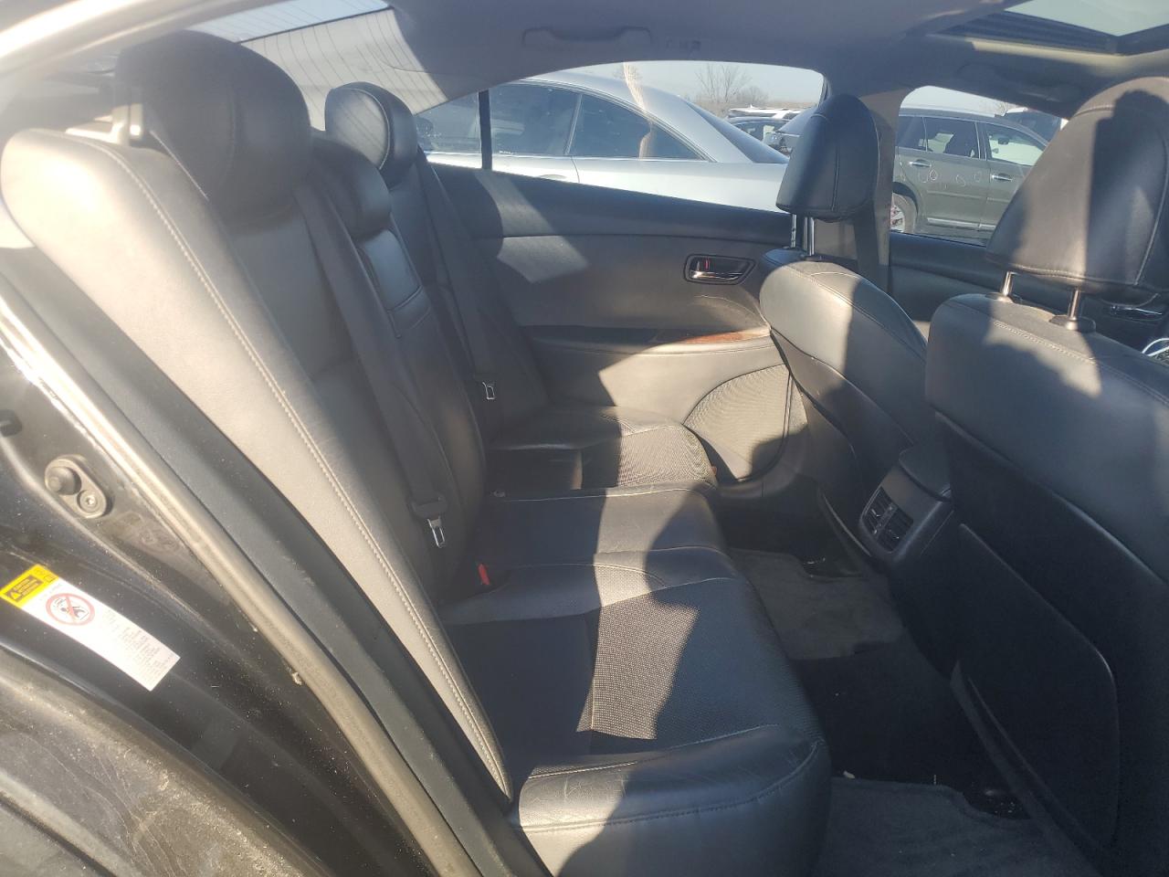 2010 Lexus ES - Image 10