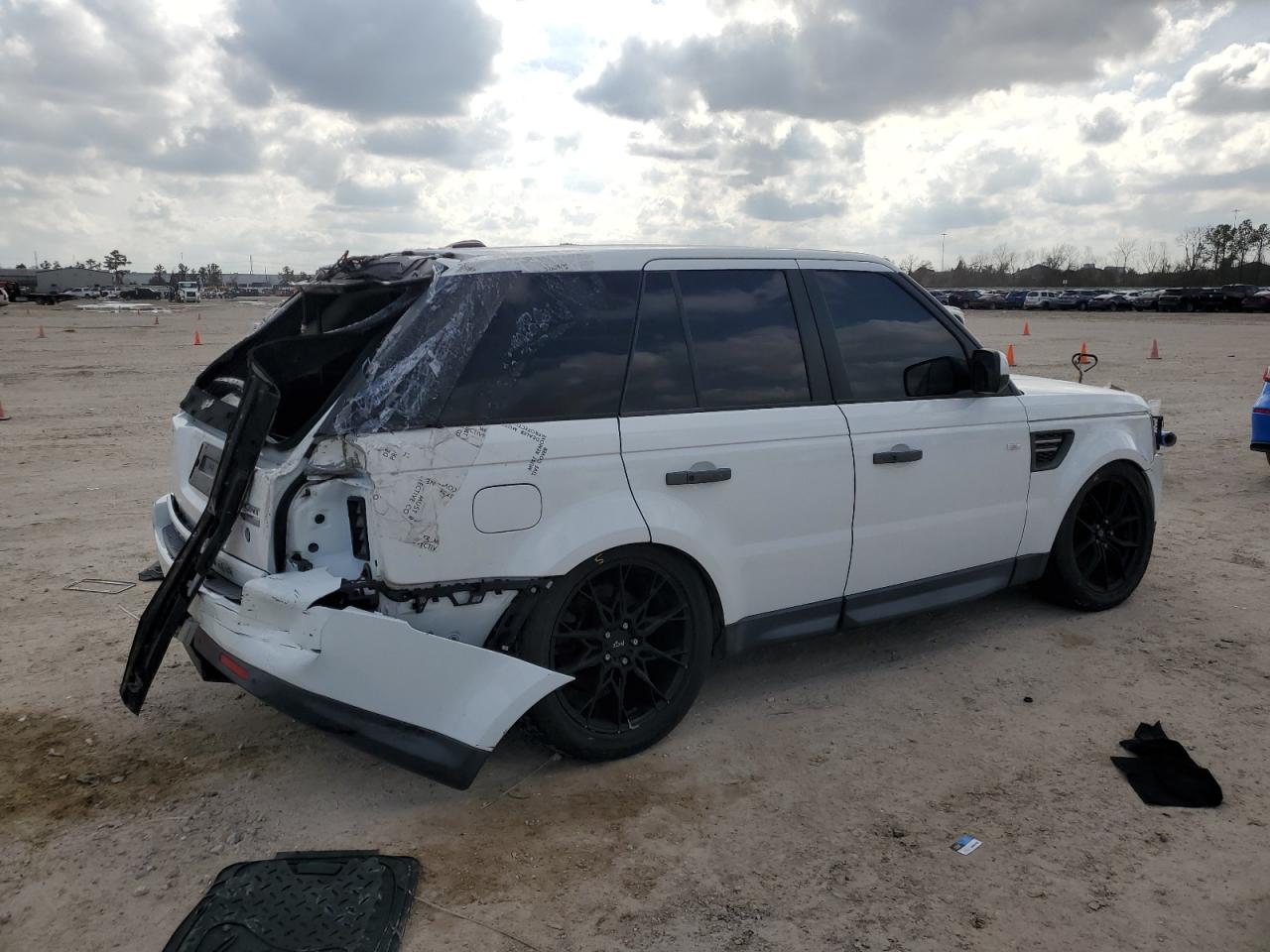 2011 Land Rover Range Rover - Image 3