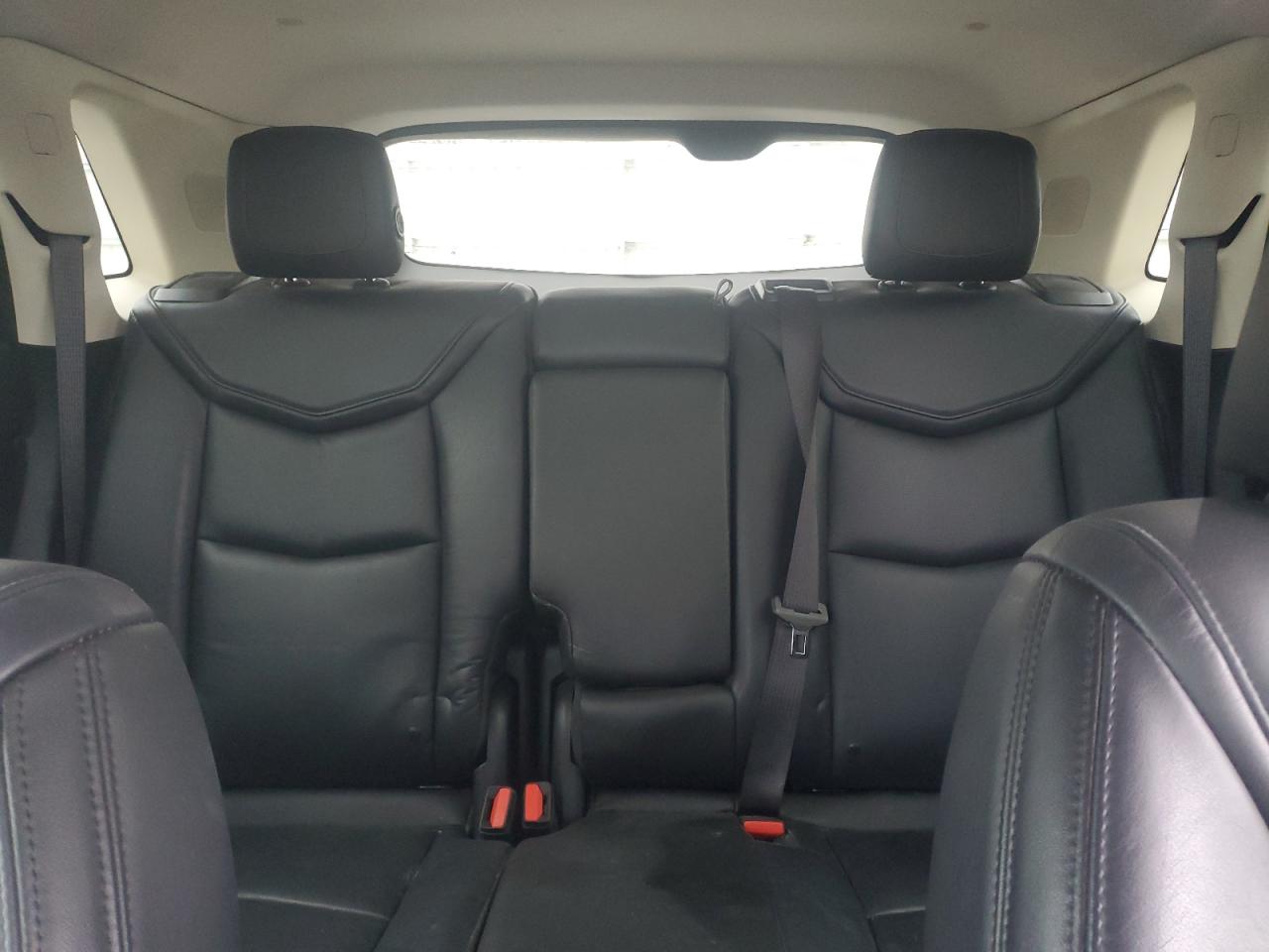 2017 Cadillac XT5 - Image 10