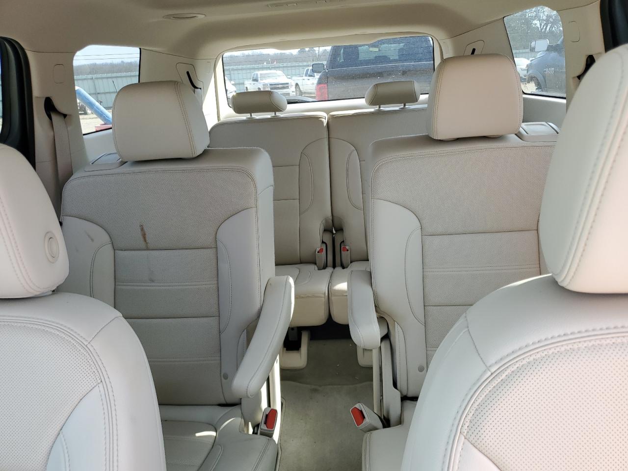 2021 GMC Acadia - Image 10