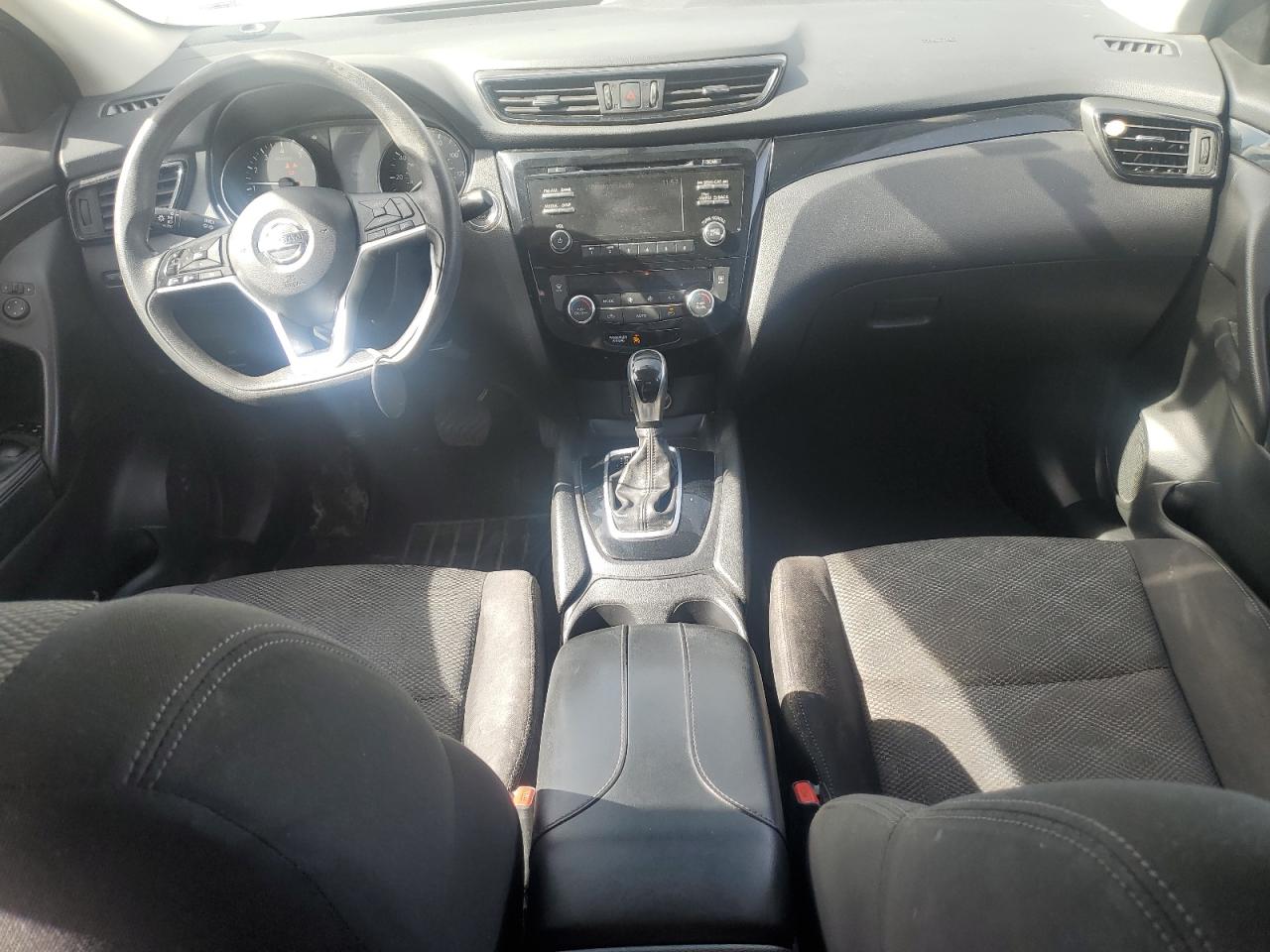 2017 Nissan Rogue - Image 8