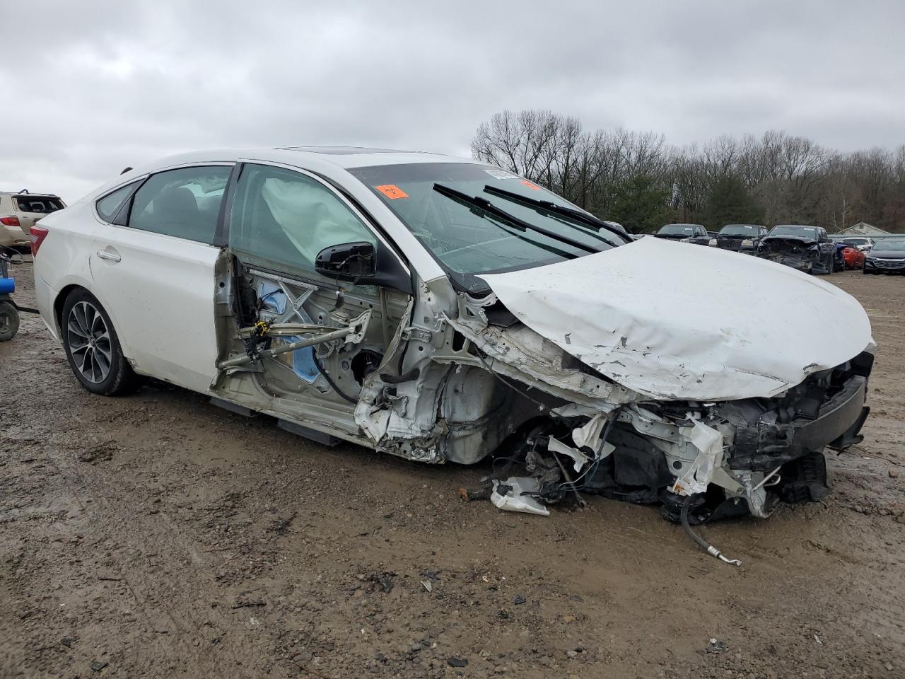 2016 Toyota Avalon - Image 4