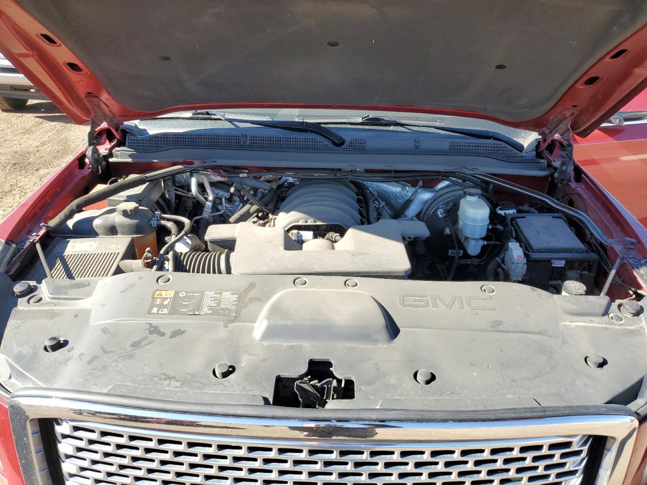 2015 GMC Yukon - Image 12