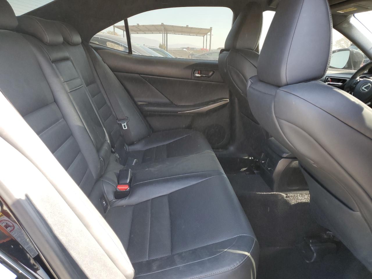 2015 Lexus IS - Image 10