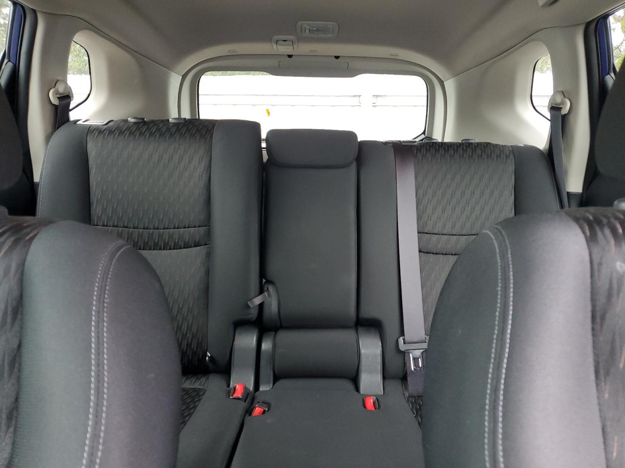 2018 Nissan Rogue - Image 10