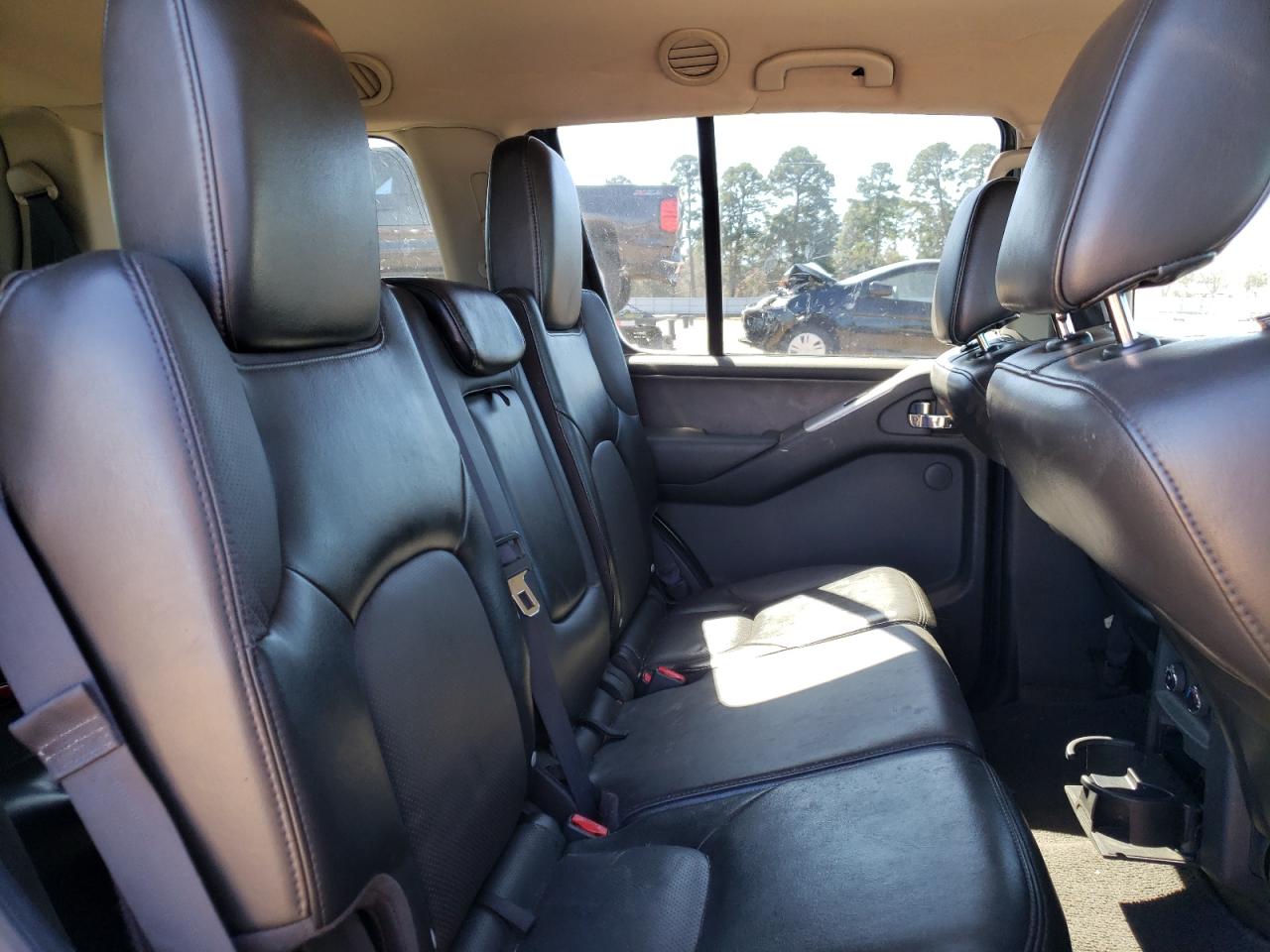 2012 Nissan Pathfinder - Image 11