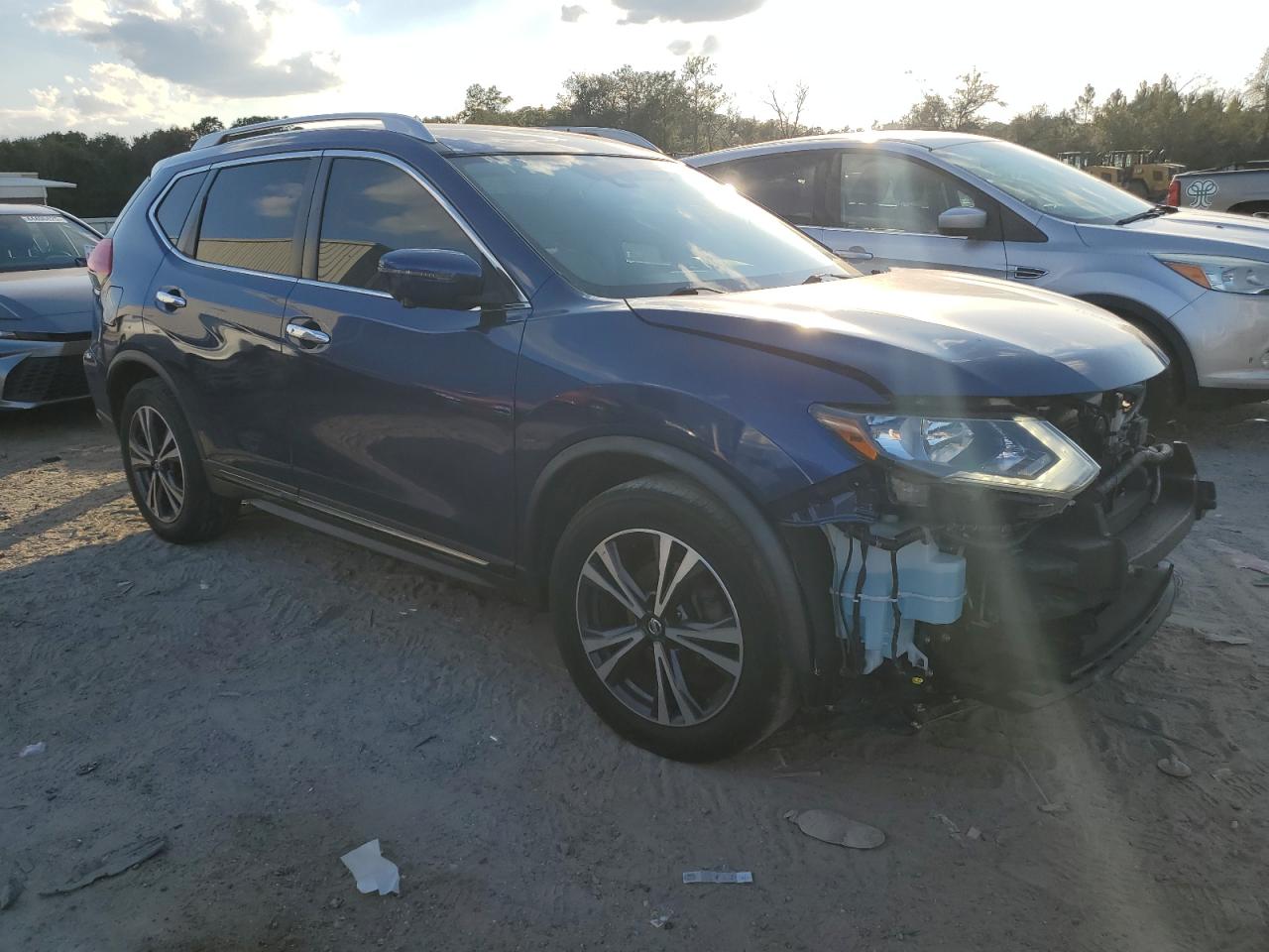 2017 Nissan Rogue - Image 4