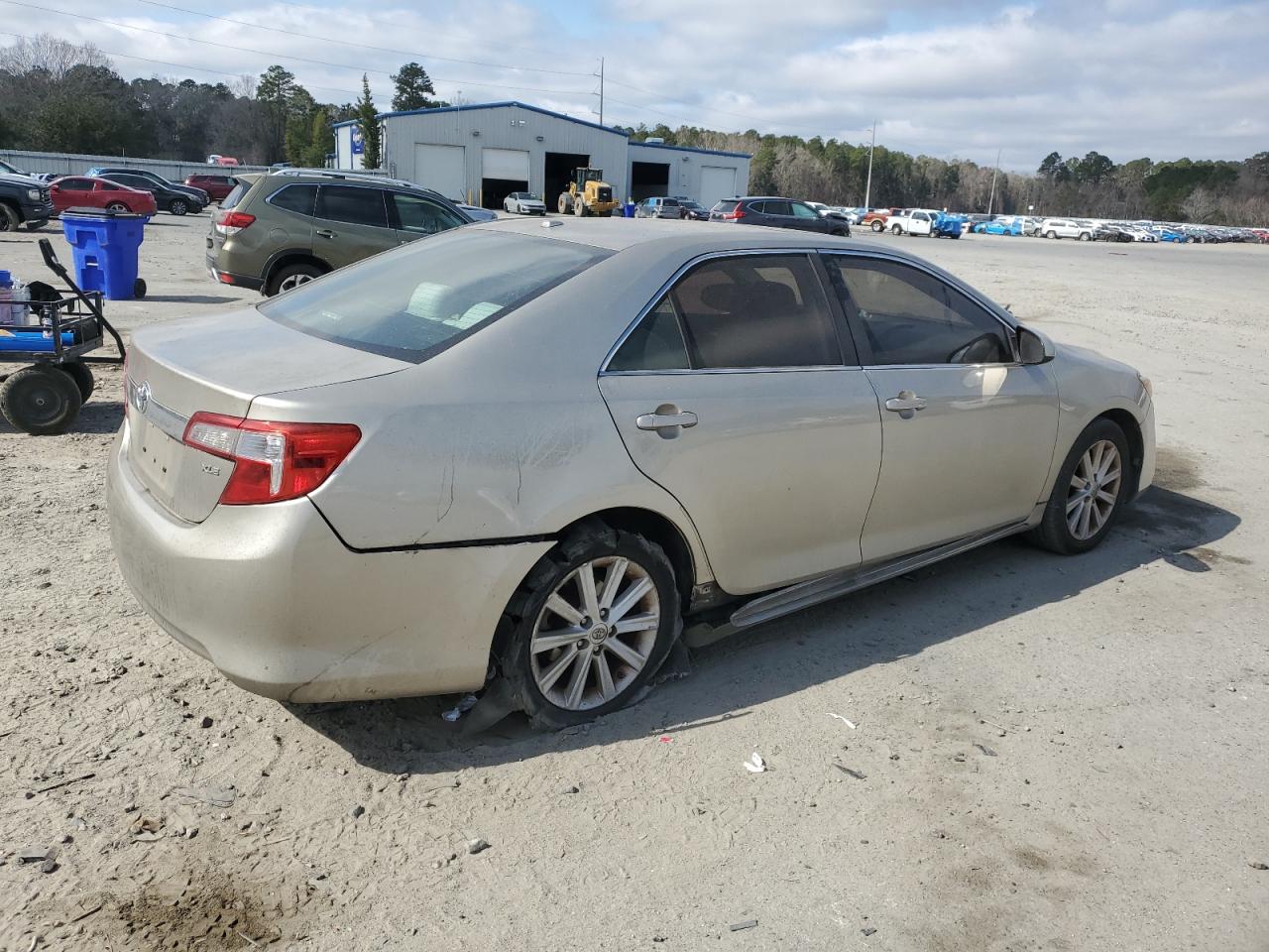 2014 Toyota Camry - Image 3