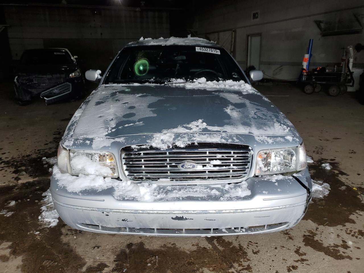 2002 Ford Crown Victoria - Image 5