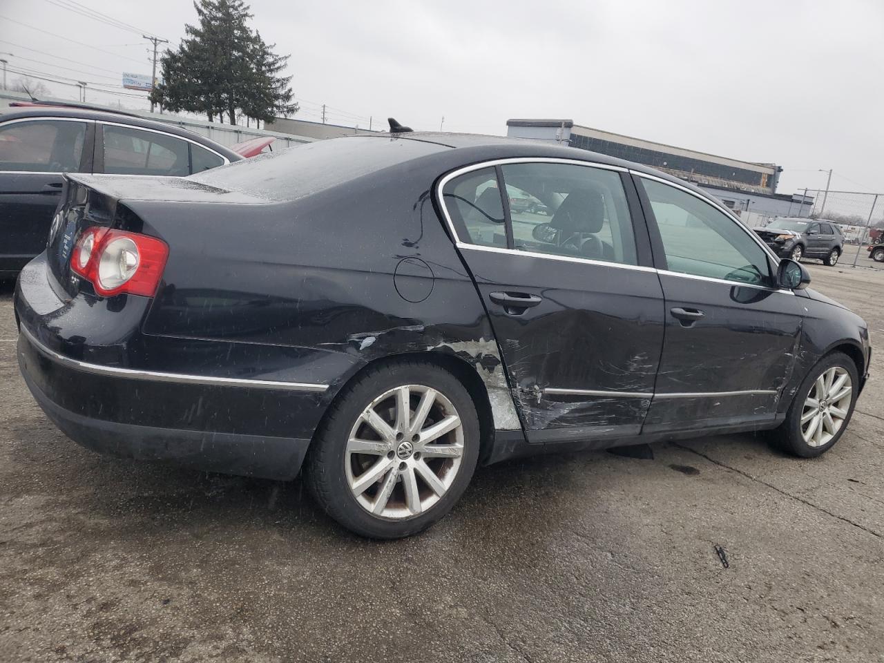 2010 Volkswagen Passat - Image 3