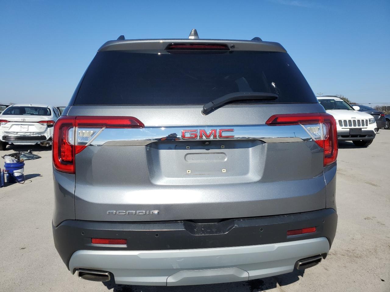2021 GMC Acadia - Image 6