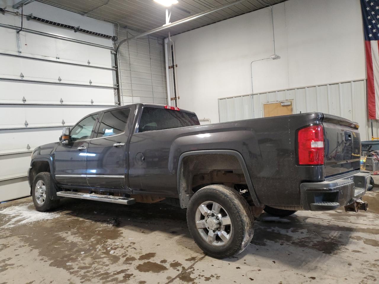 2015 GMC Sierra - Image 2