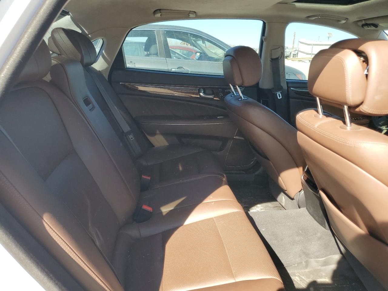 2014 Hyundai Equus - Image 10