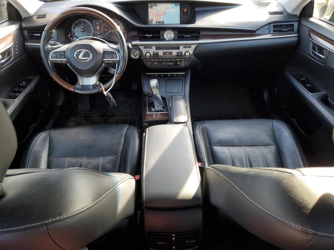 2016 Lexus ES - Image 8