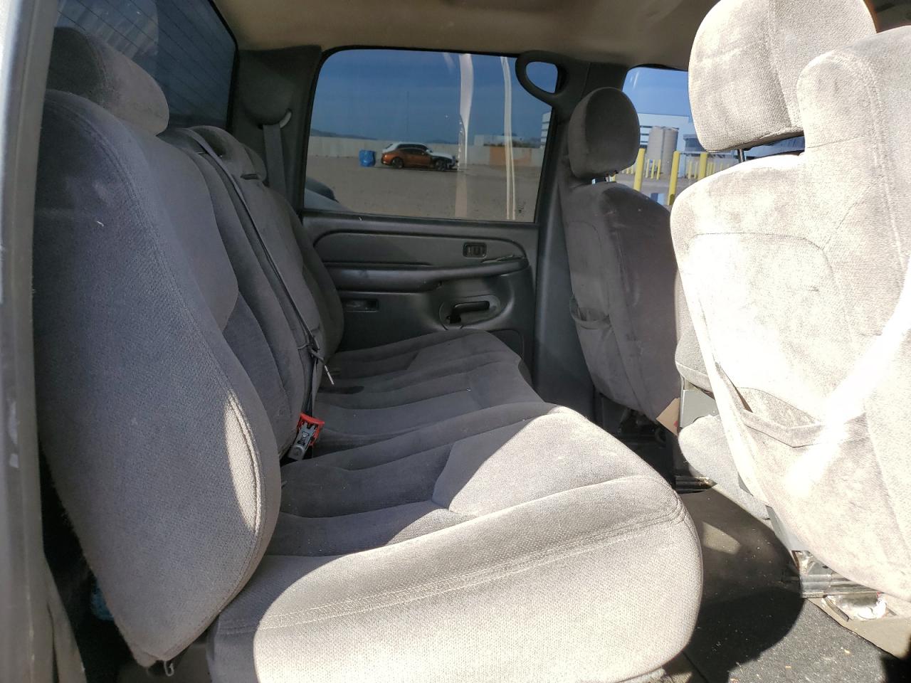 2005 GMC Sierra - Image 10