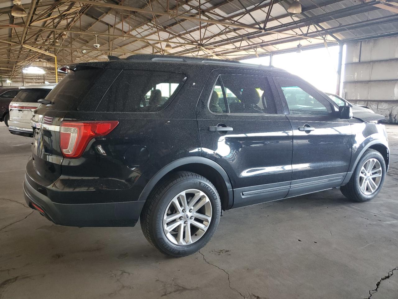 2016 Ford Explorer - Image 3