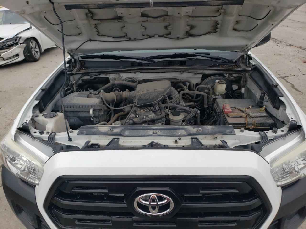 2017 Toyota Tacoma - Image 11