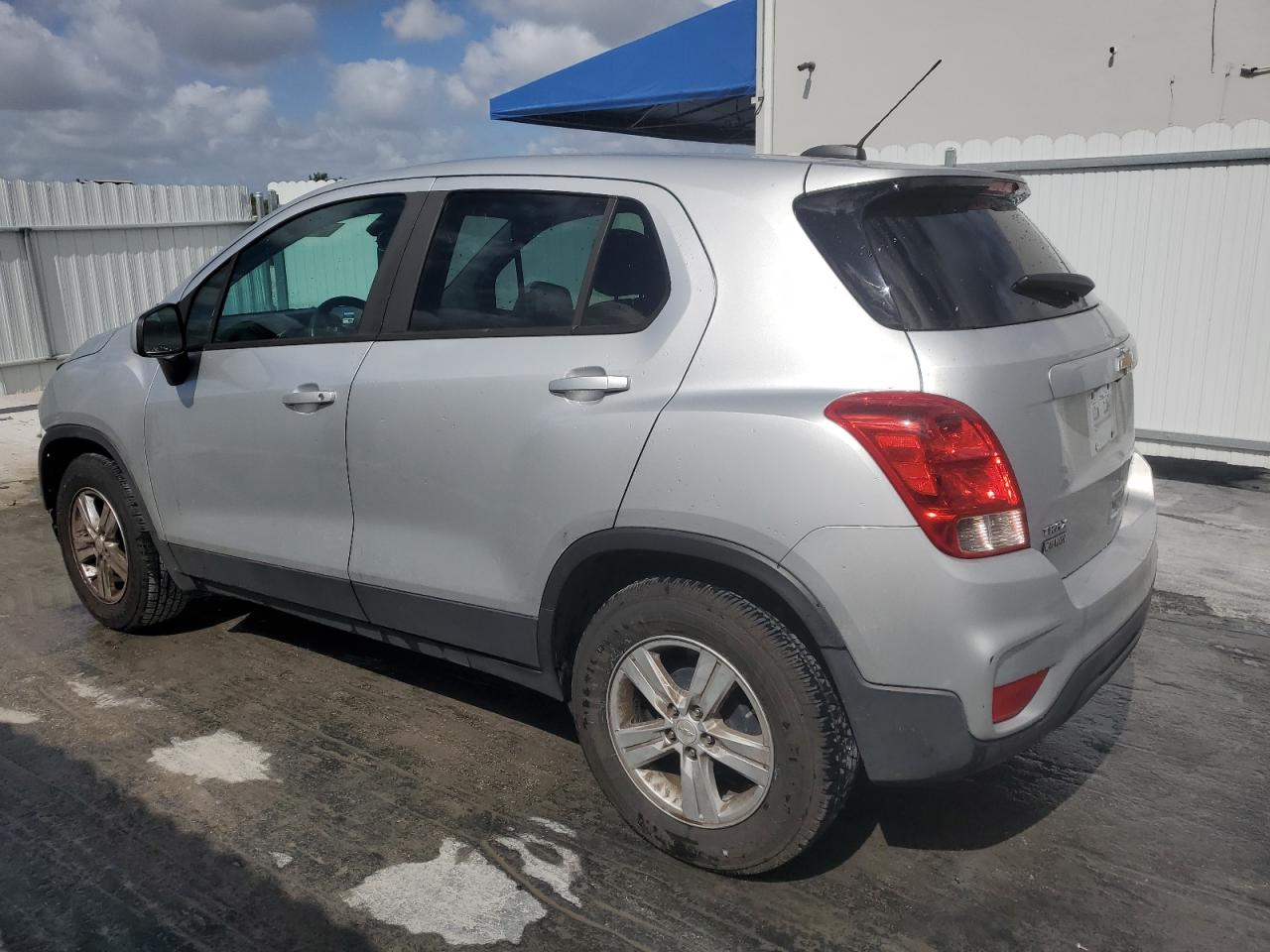 2020 Chevrolet Trax - Image 2