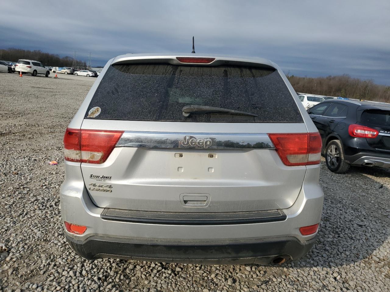 2011 Jeep Grand Cherokee - Image 6