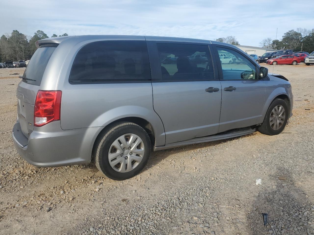 2019 Dodge Caravan - Image 3
