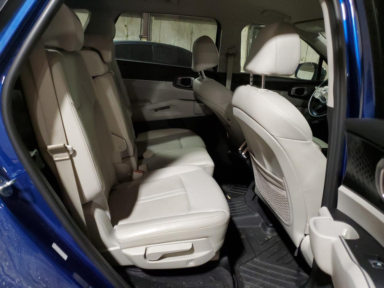 2021 Kia Sorento - Image 11
