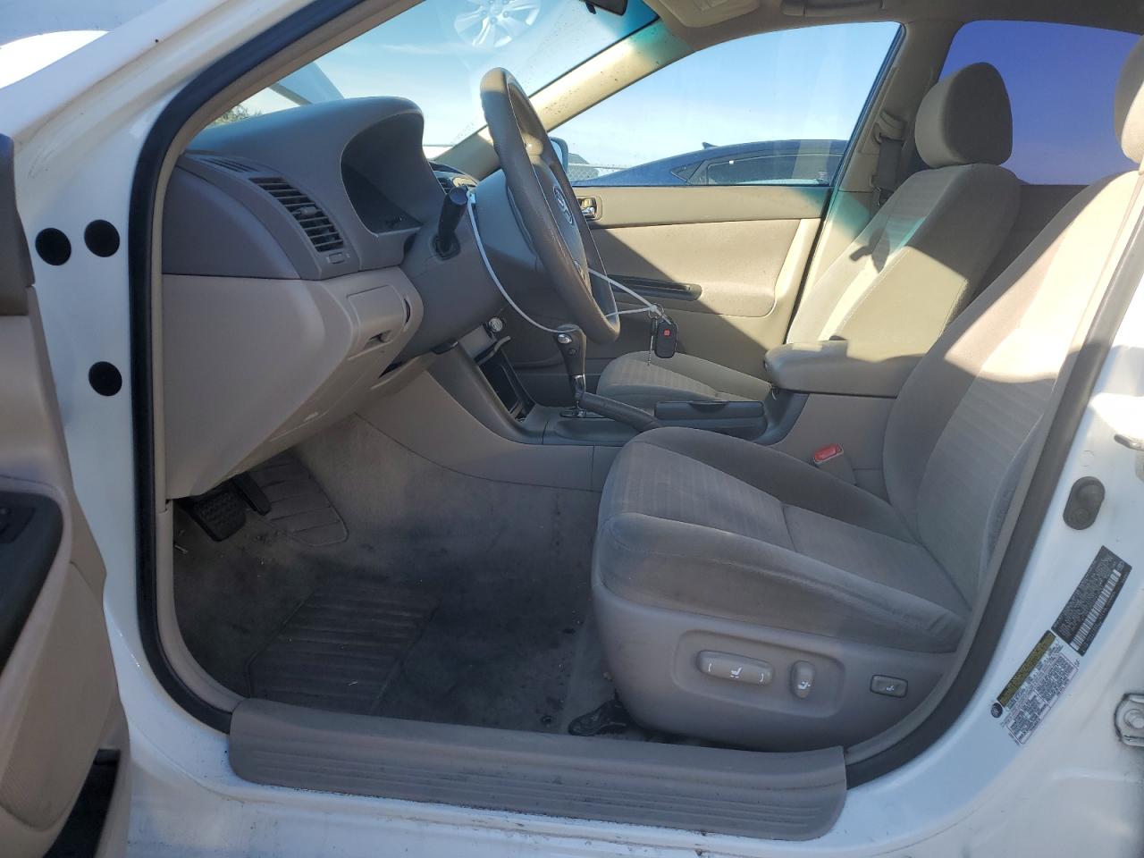 2005 Toyota Camry - Image 7