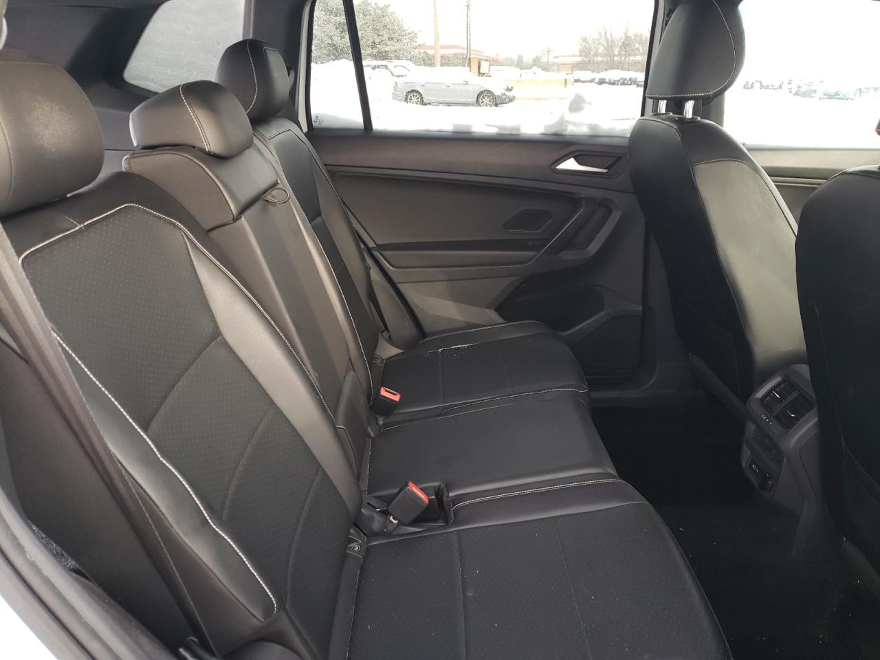 2021 Volkswagen Tiguan - Image 11