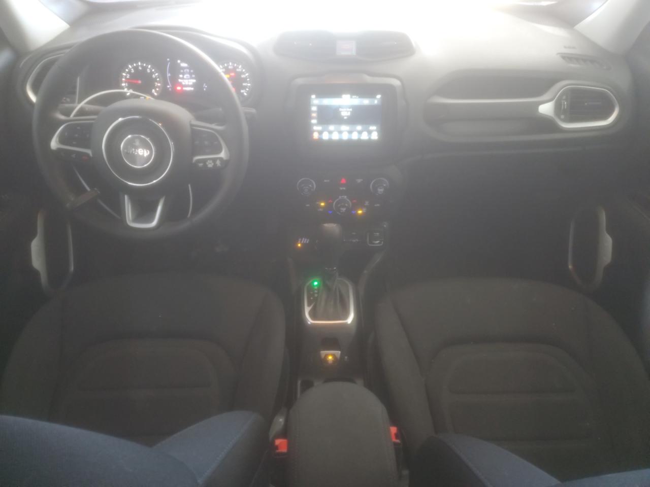 2018 Jeep Renegade - Image 8