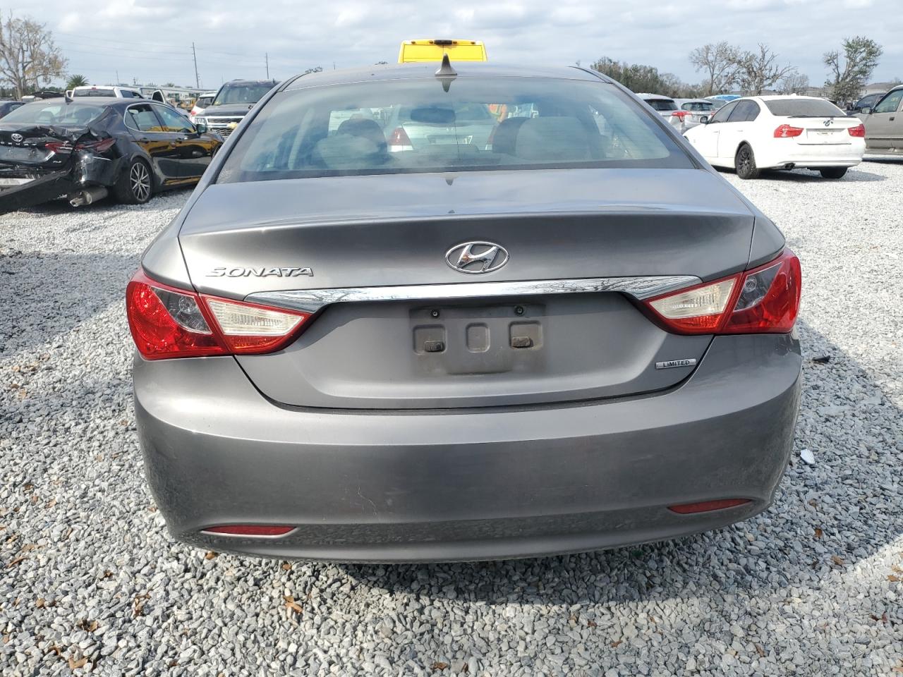 2011 Hyundai Sonata - Image 6