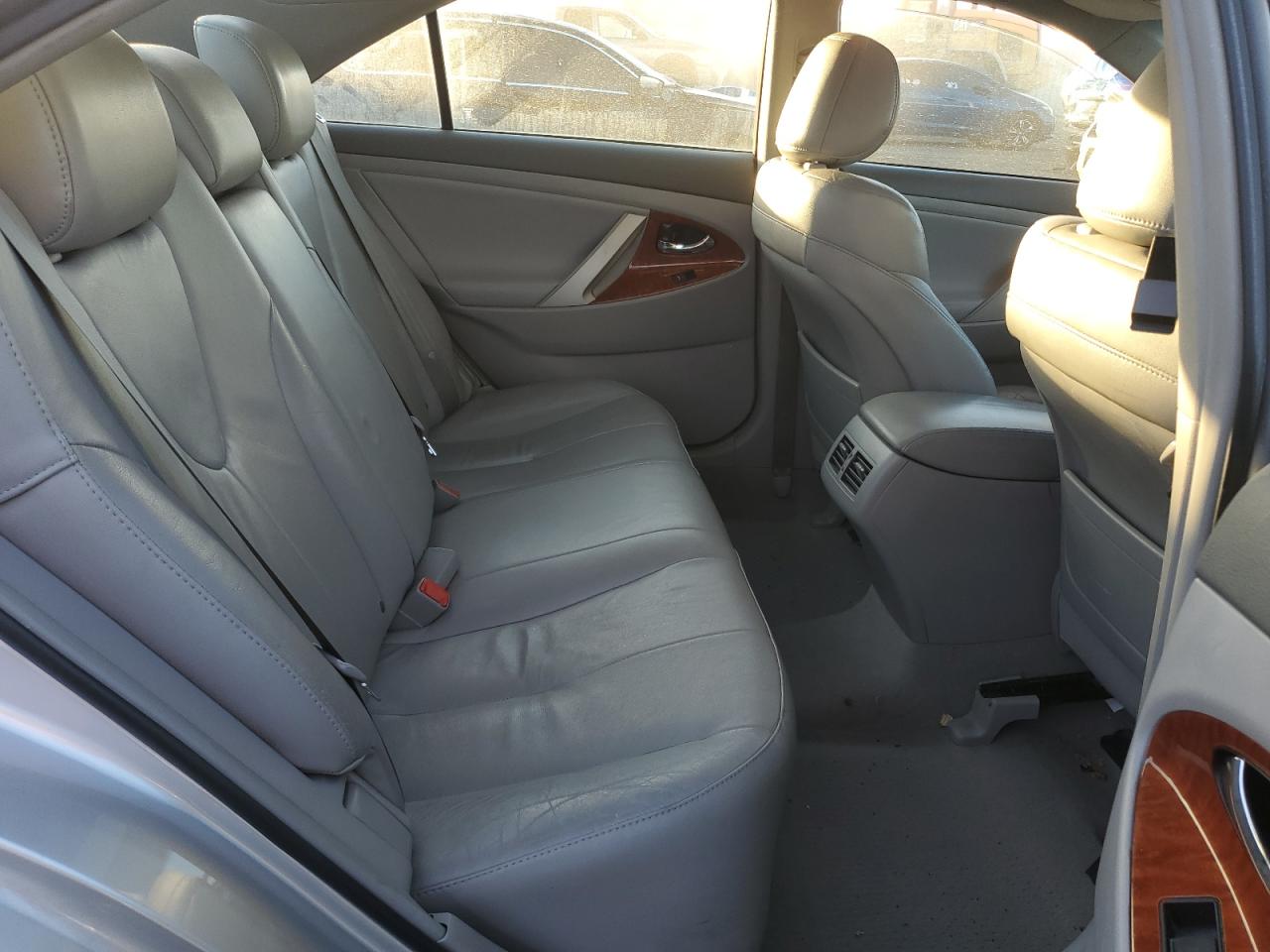 2011 Toyota Camry - Image 10