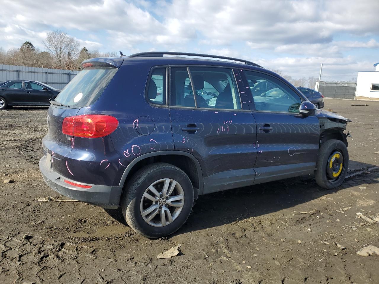 2016 Volkswagen Tiguan - Image 3