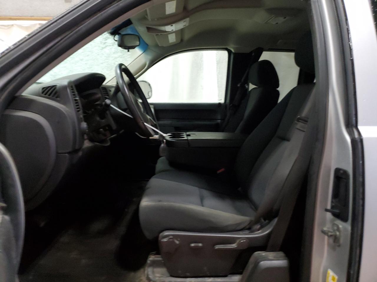 2013 Chevrolet Silverado - Image 7
