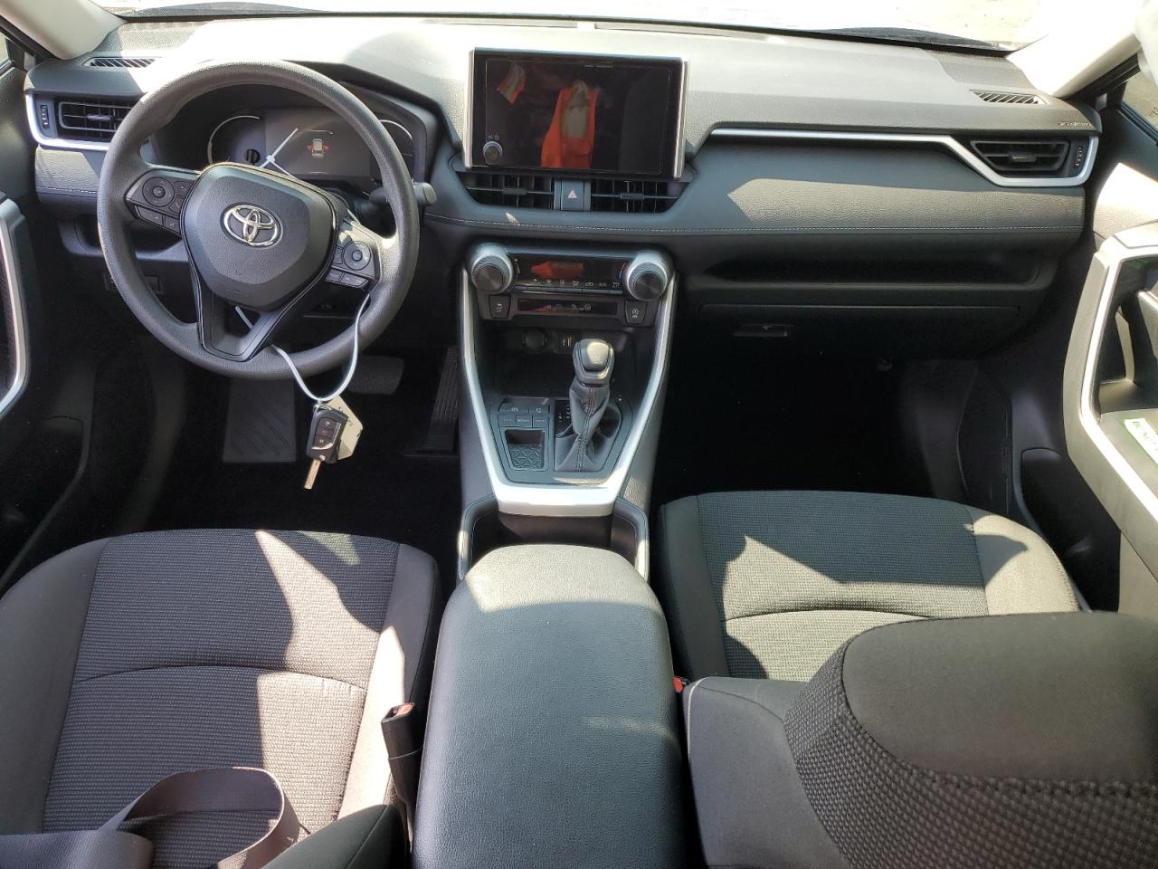 2024 Toyota RAV 4 - Image 8