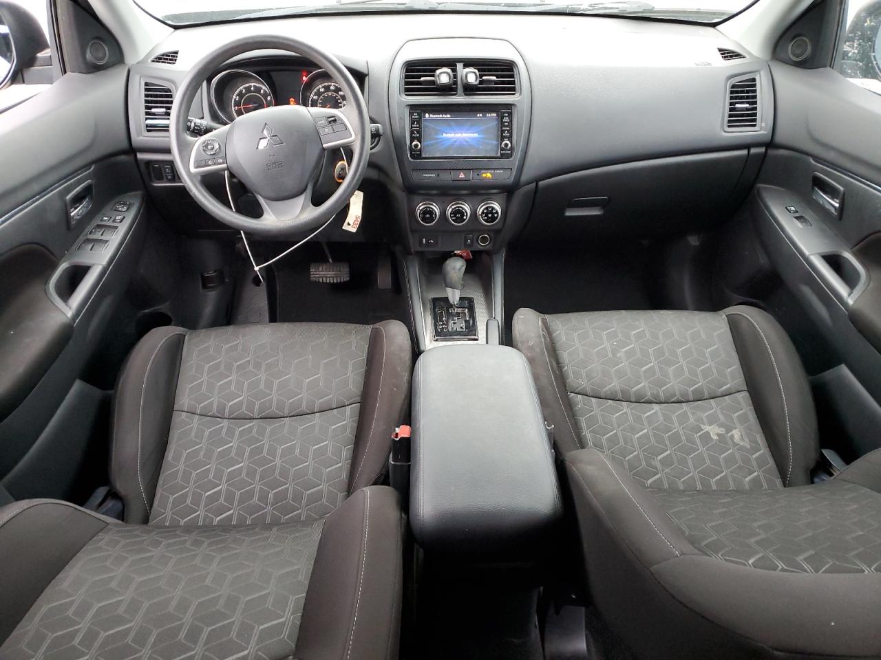 2021 Mitsubishi Outlander - Image 8