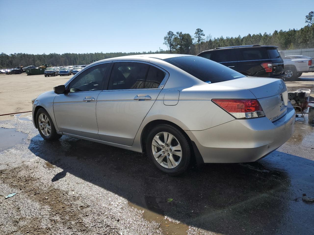2009 Honda Accord - Image 2